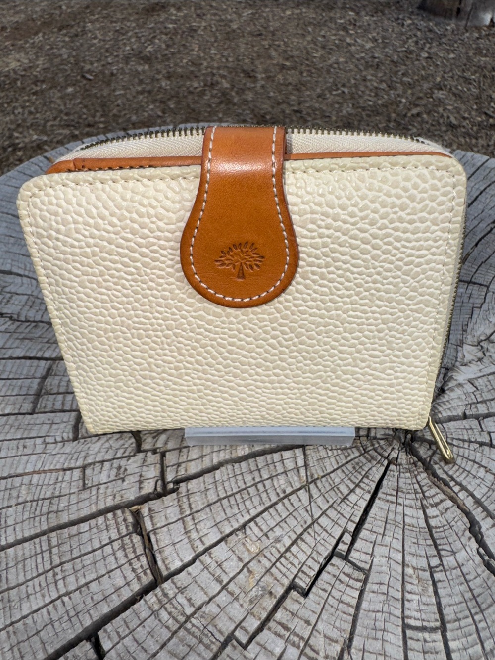 Mulberry Cream Pebbled Leather Zip Wallet EUC